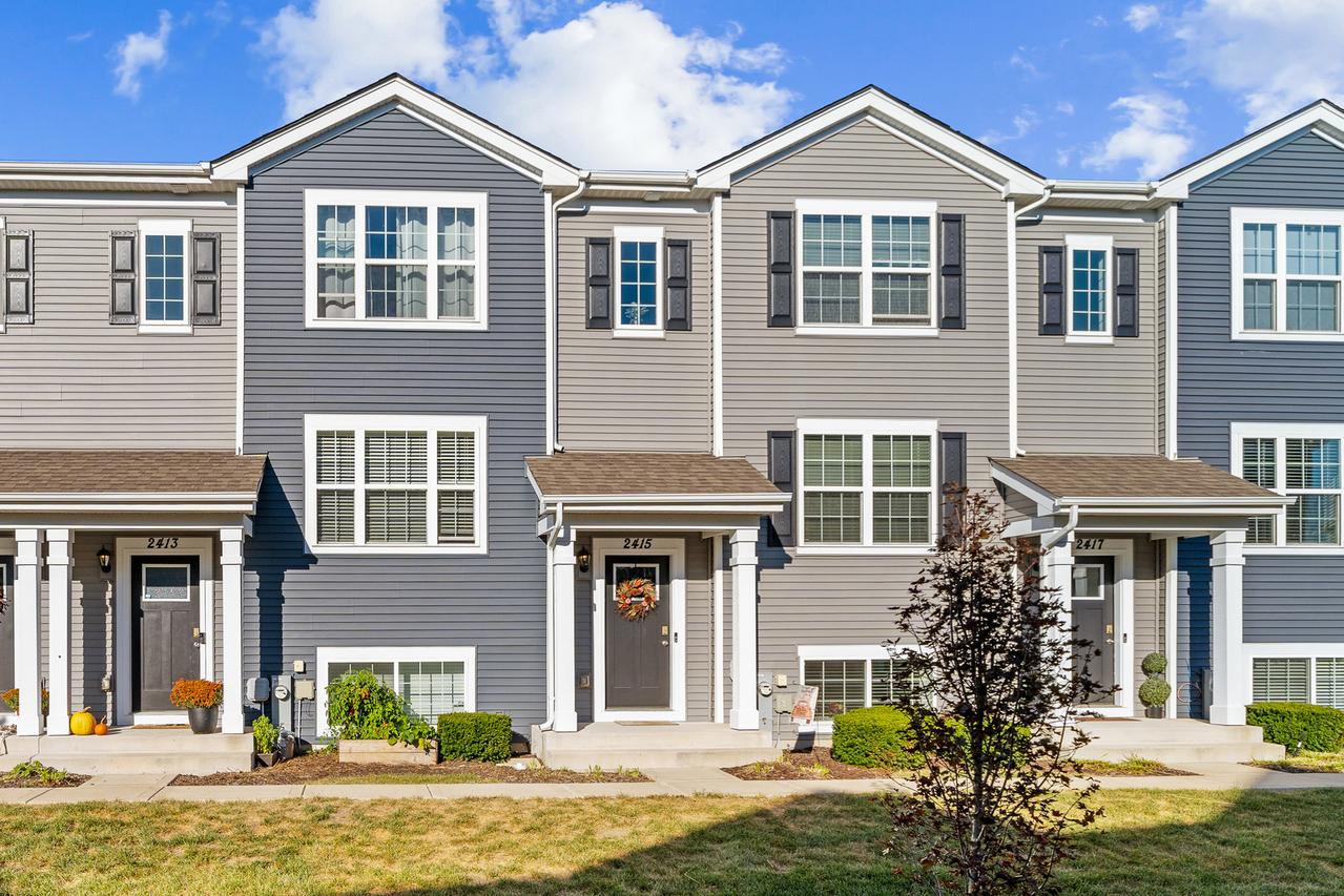 2415 Bella Dr., Pingree Grove, IL 60140