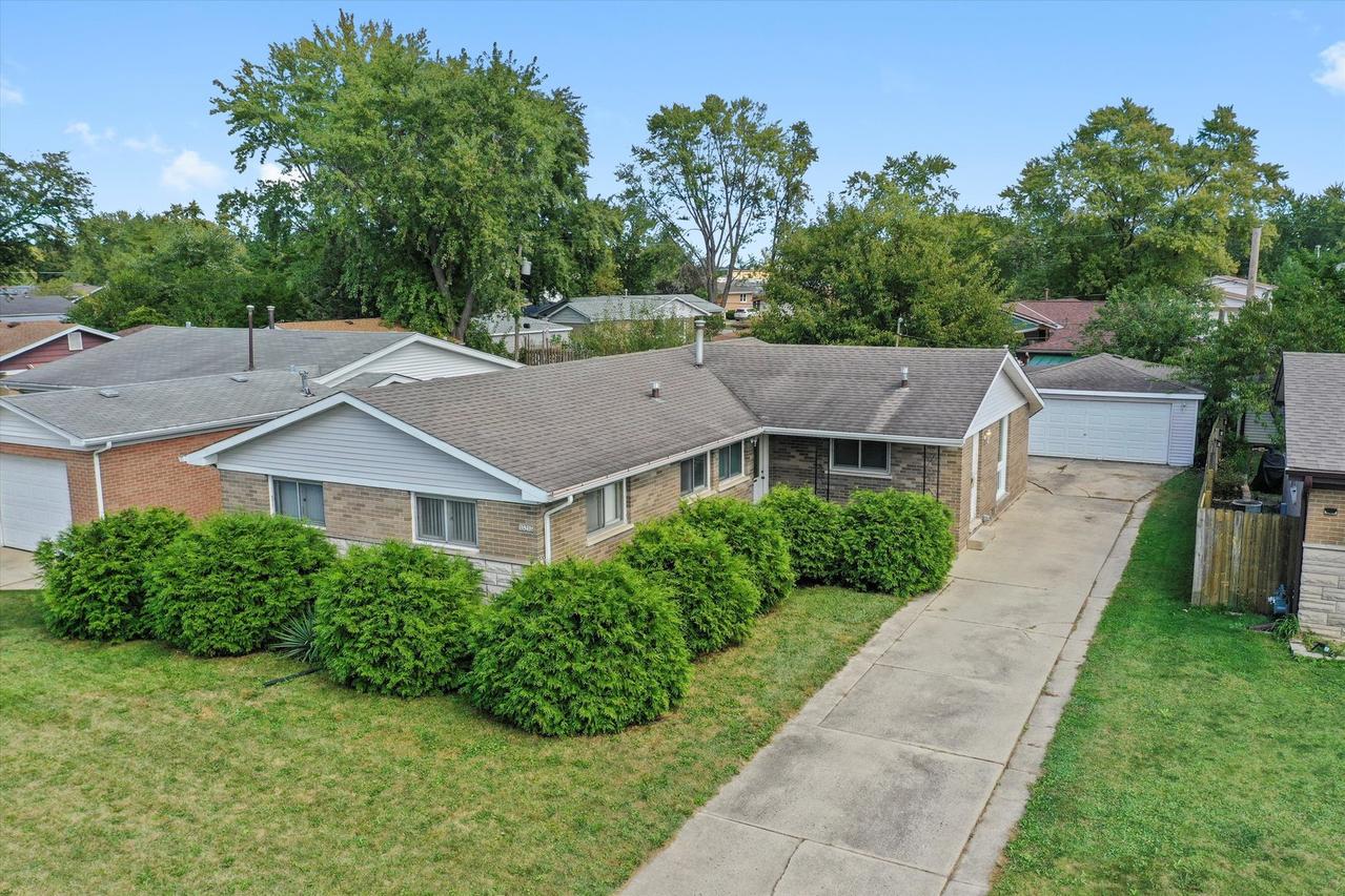 15215 Hamlin Ave., Midlothian, IL 60445