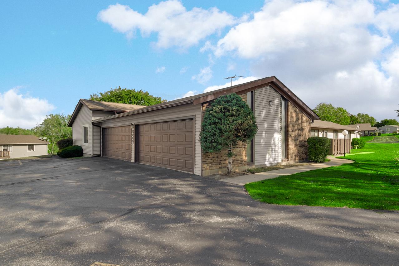 5202 Winslow Cir. #C, Mchenry, IL 60050