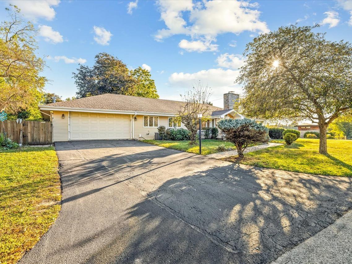 218 Shore Ln., Rockton, IL 61072
