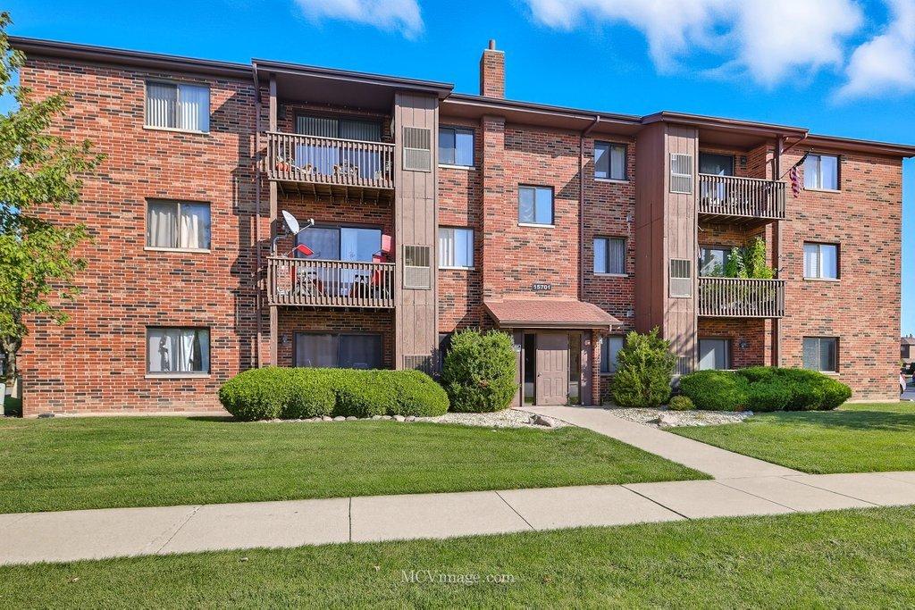 15701 Peggy Ln. #3, Oak Forest, IL 60452
