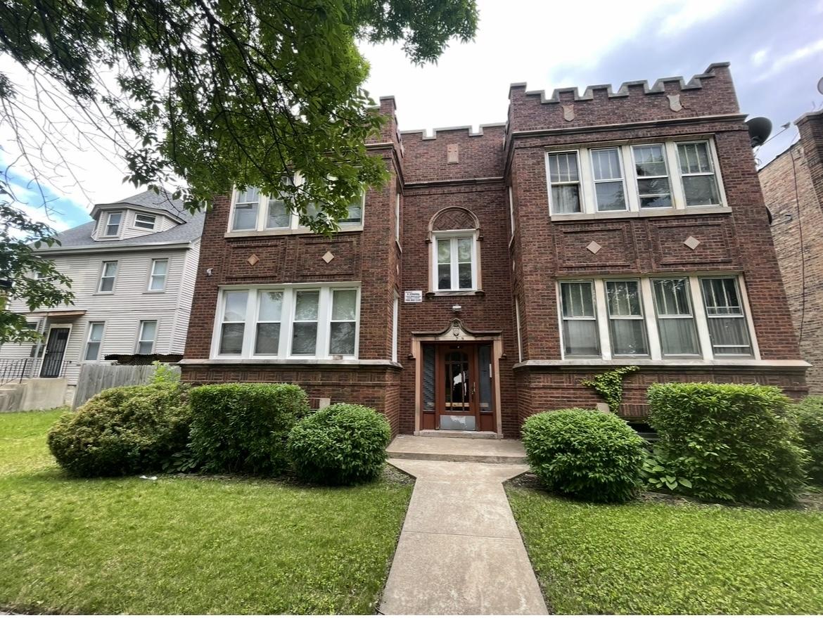 8827 S Loomis St., Chicago, IL 60620
