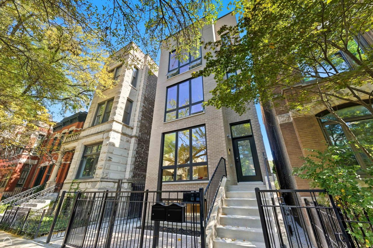 2127 N Racine Ave. #2, Chicago, IL 60614
