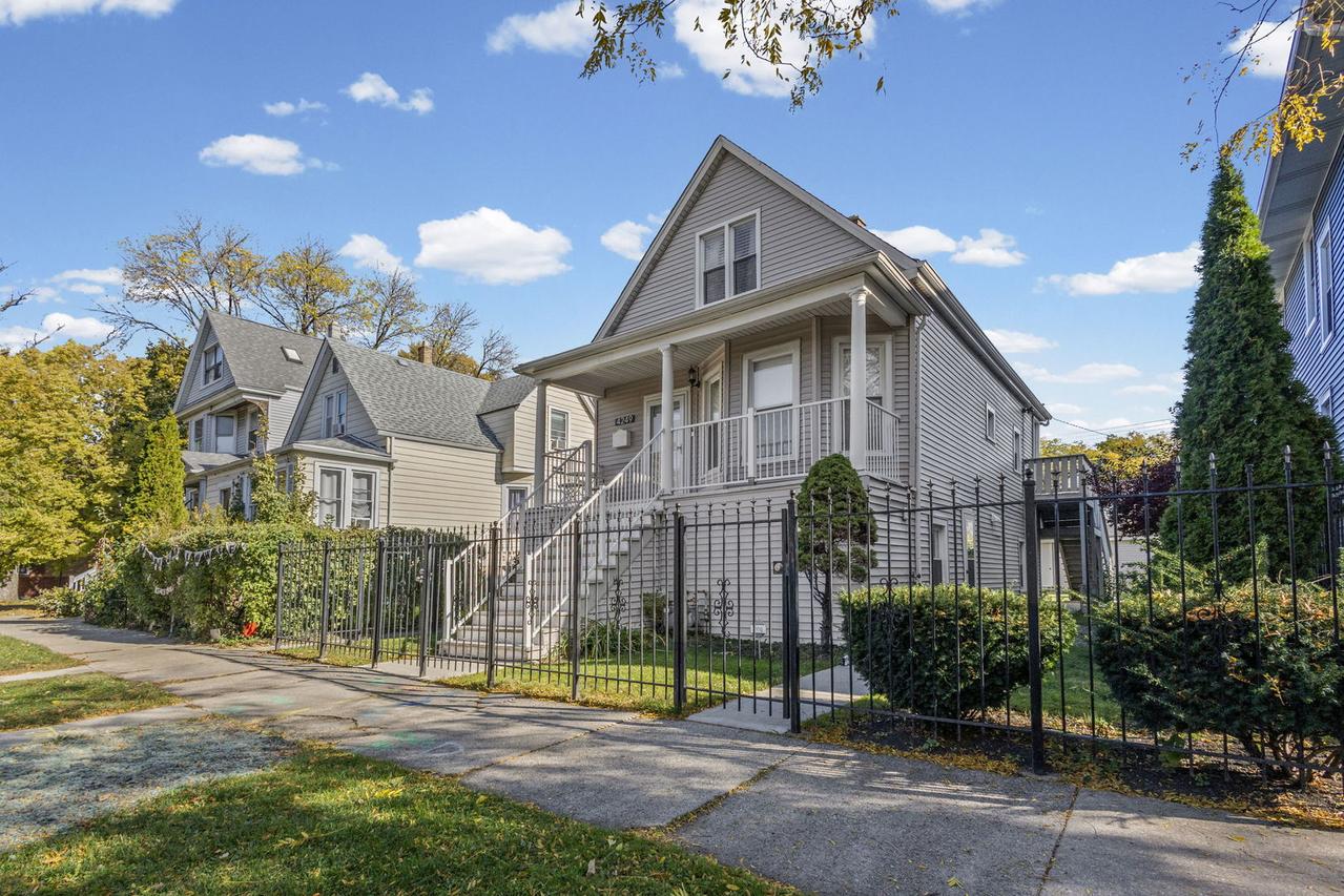 4249 N Central Park Ave., Chicago, IL 60618