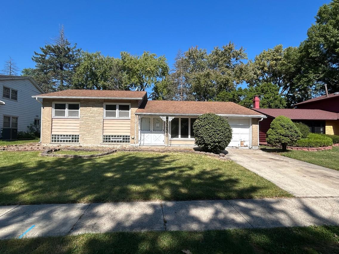 17622 Oakwood Dr., Hazel Crest, IL 60429