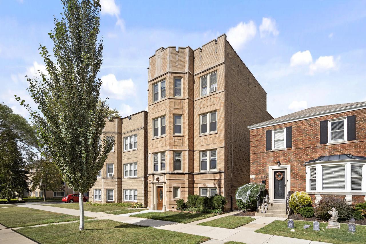 5352 W Sunnyside Ave., Chicago, IL 60630