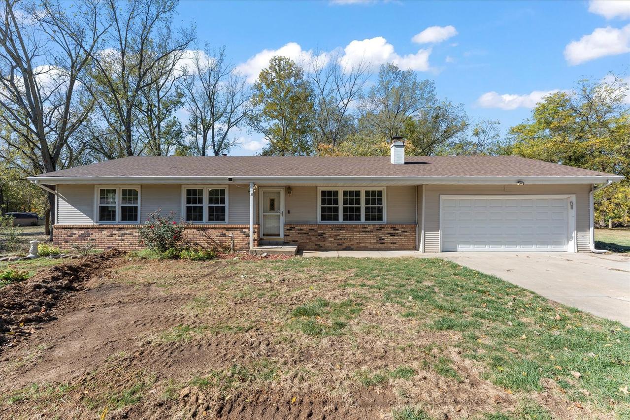 1101 Mcdougal Rd., Mahomet, IL 61853