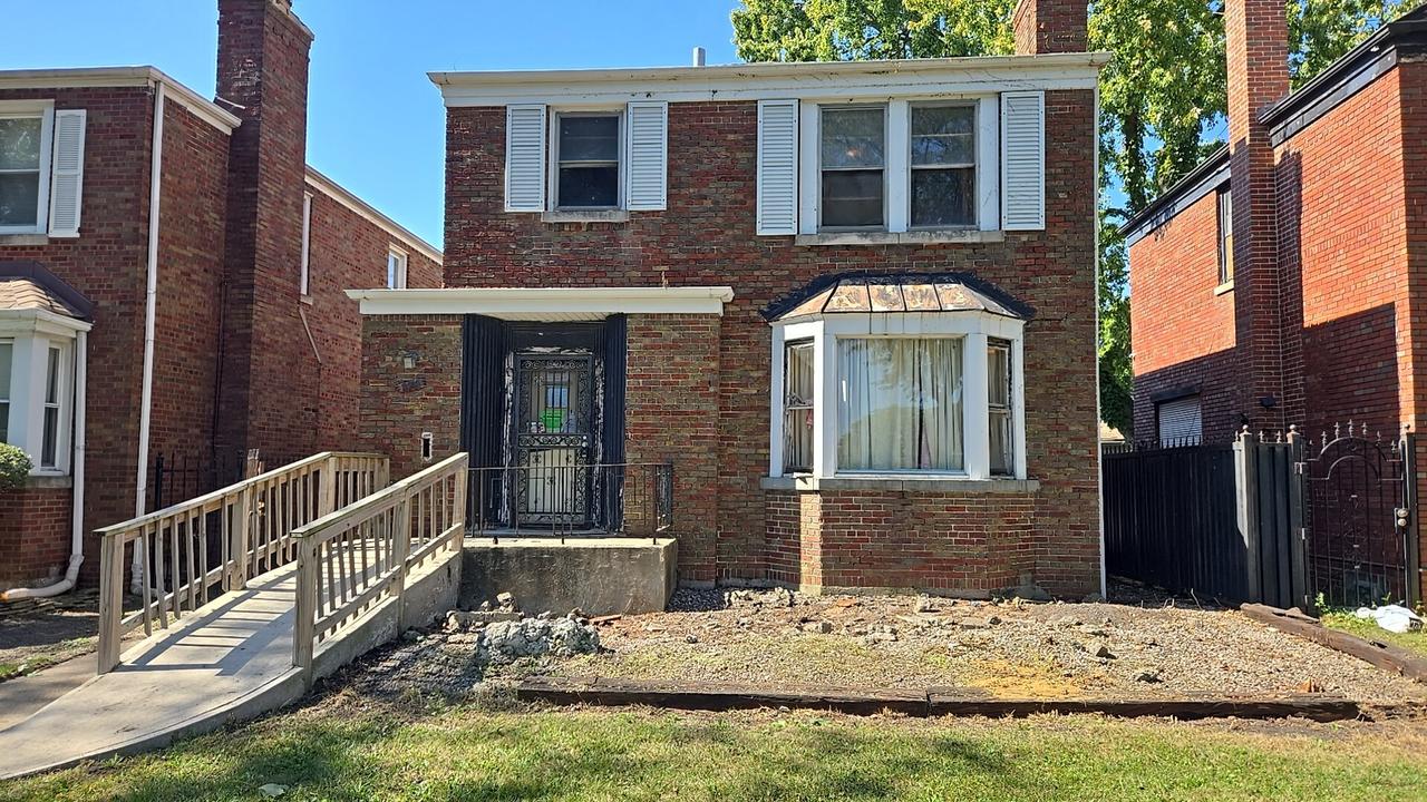8218 S Yates Blvd., Chicago, IL 60617