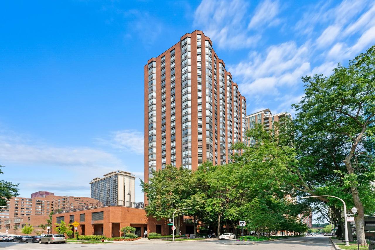 899 S Plymouth Ct. #1607, Chicago, IL 60605