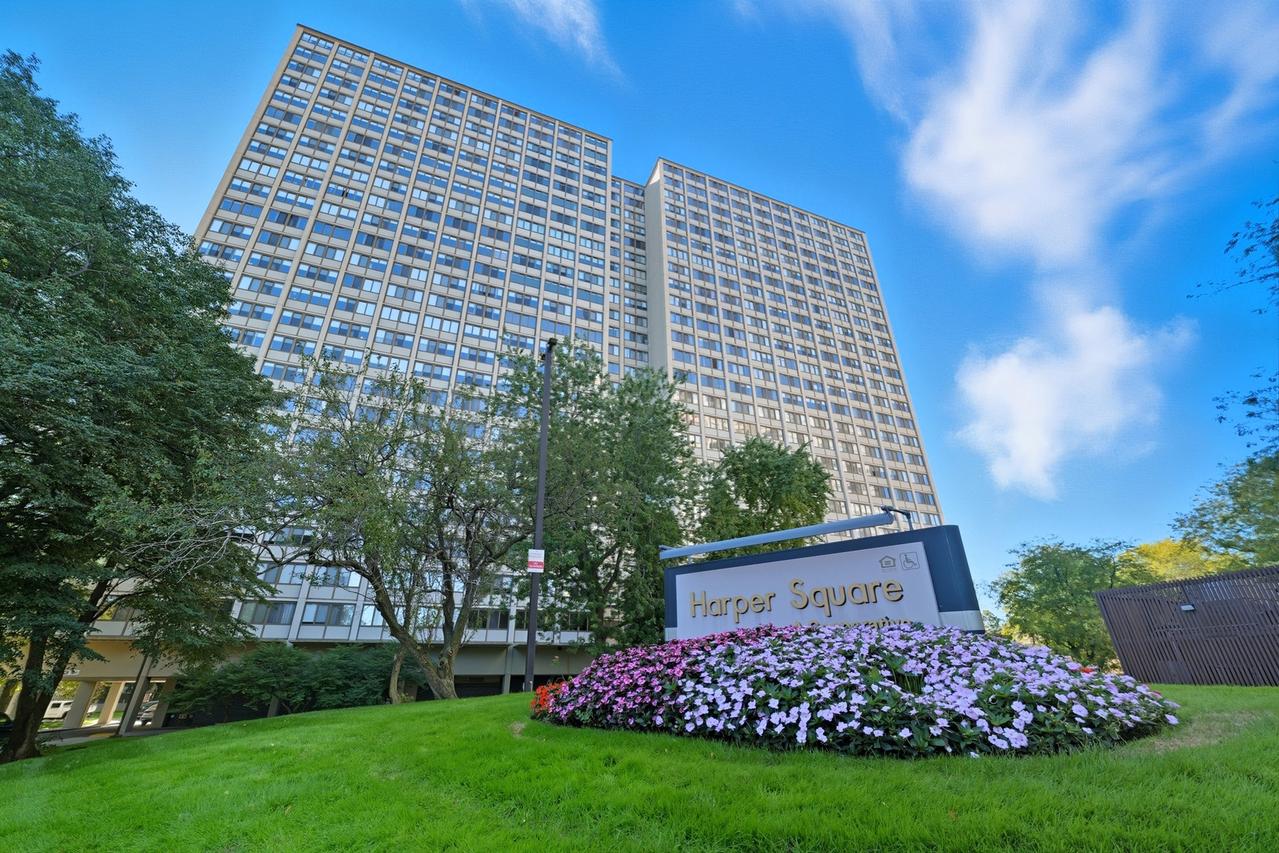 4850 S Lake Park Ave. #2406, Chicago, IL 60615