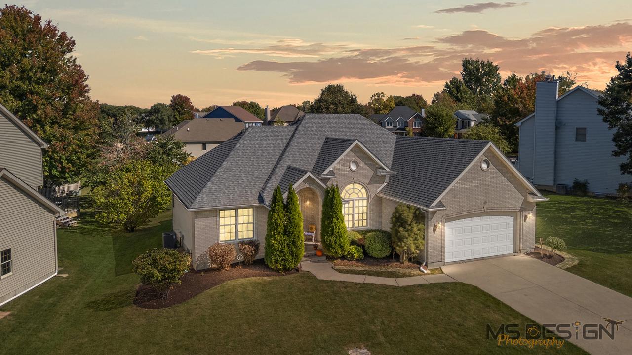1229 Bristol Dr., Sycamore, IL 60178