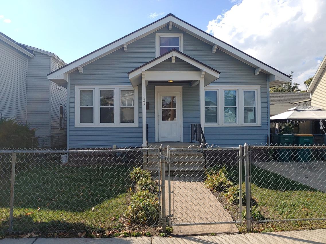 409 Parks Ave., Joliet, IL 60432