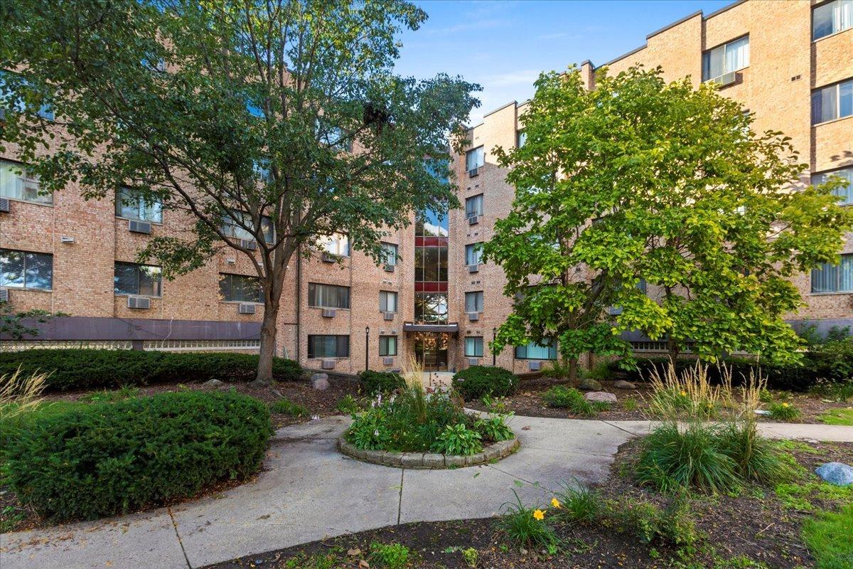 5348 N Cumberland Ave. #206, Chicago, IL 60656