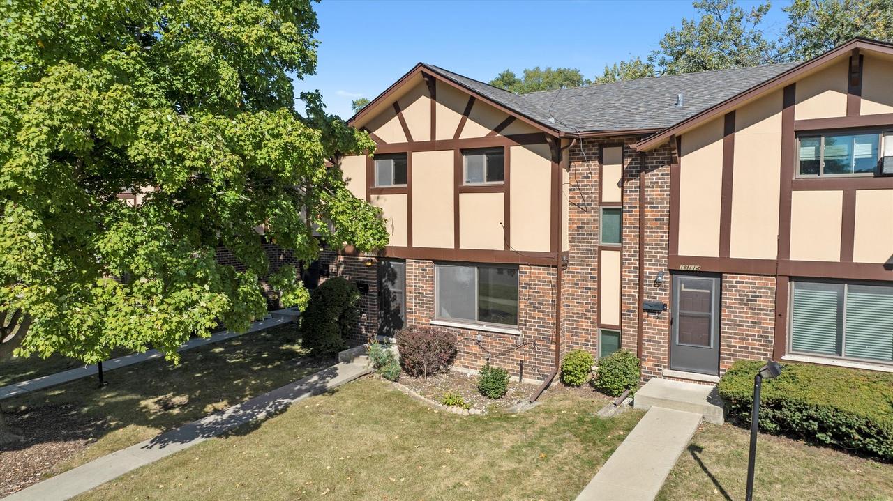 18W118 14th St., Villa Park, IL 60181