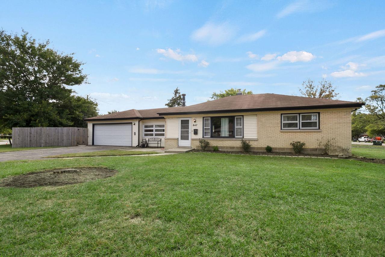 847 Mckinley Ave., Mundelein, IL 60060