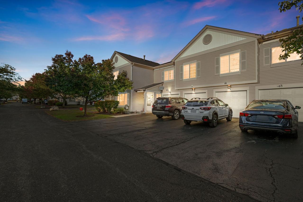 53 Braxton Ln., Aurora, IL 60504