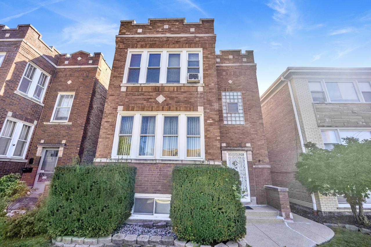 2951 N Austin Ave., Chicago, IL 60634