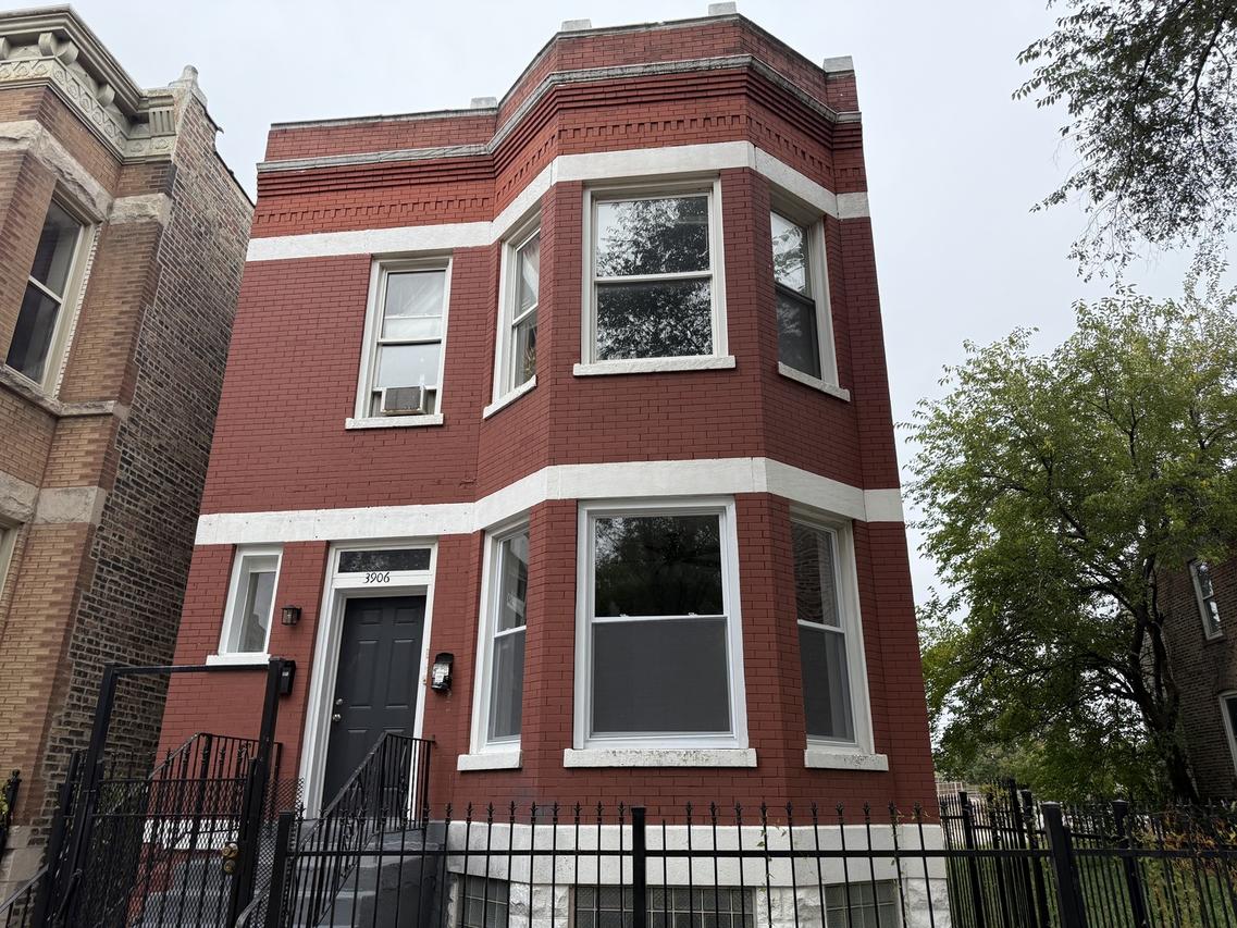 3906 W Flournoy St., Chicago, IL 60624
