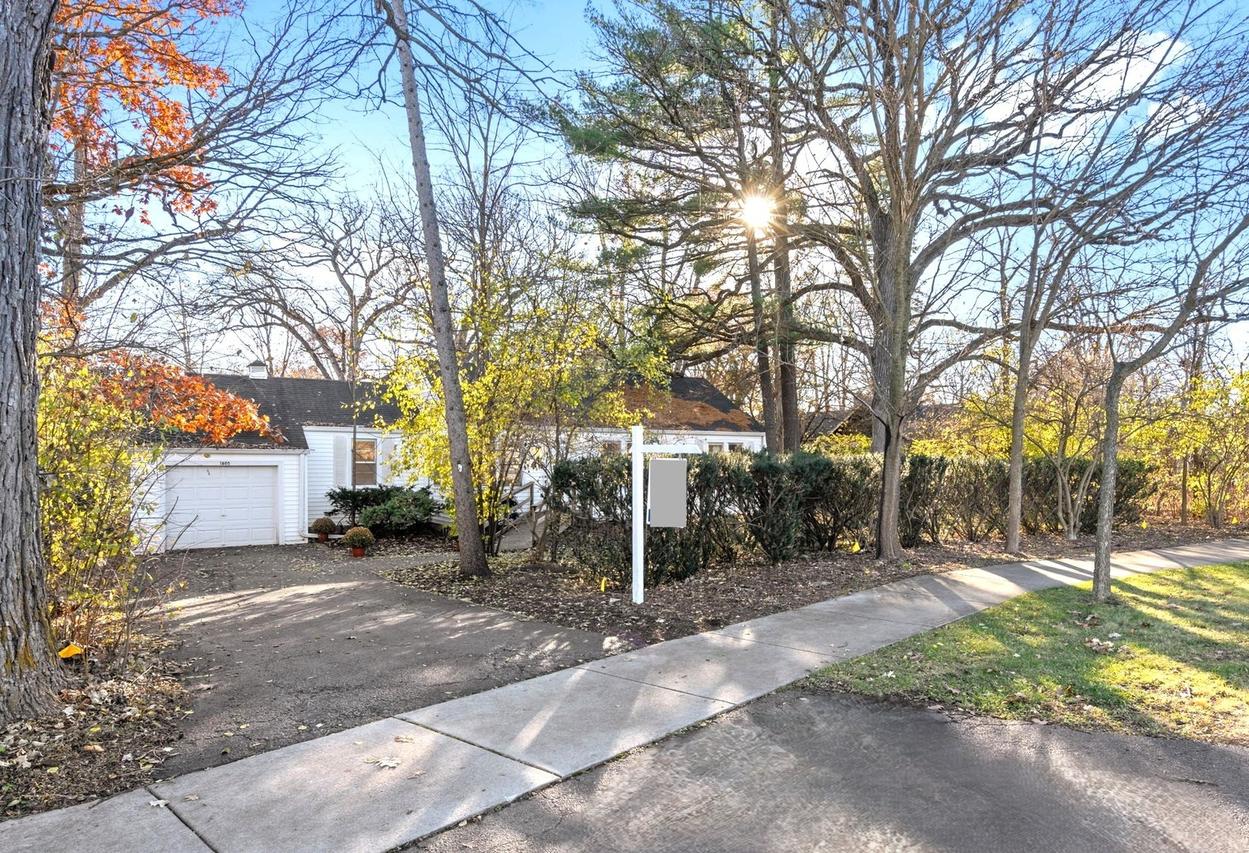 1805 Gilbert Ave., Downers Grove, IL 60515