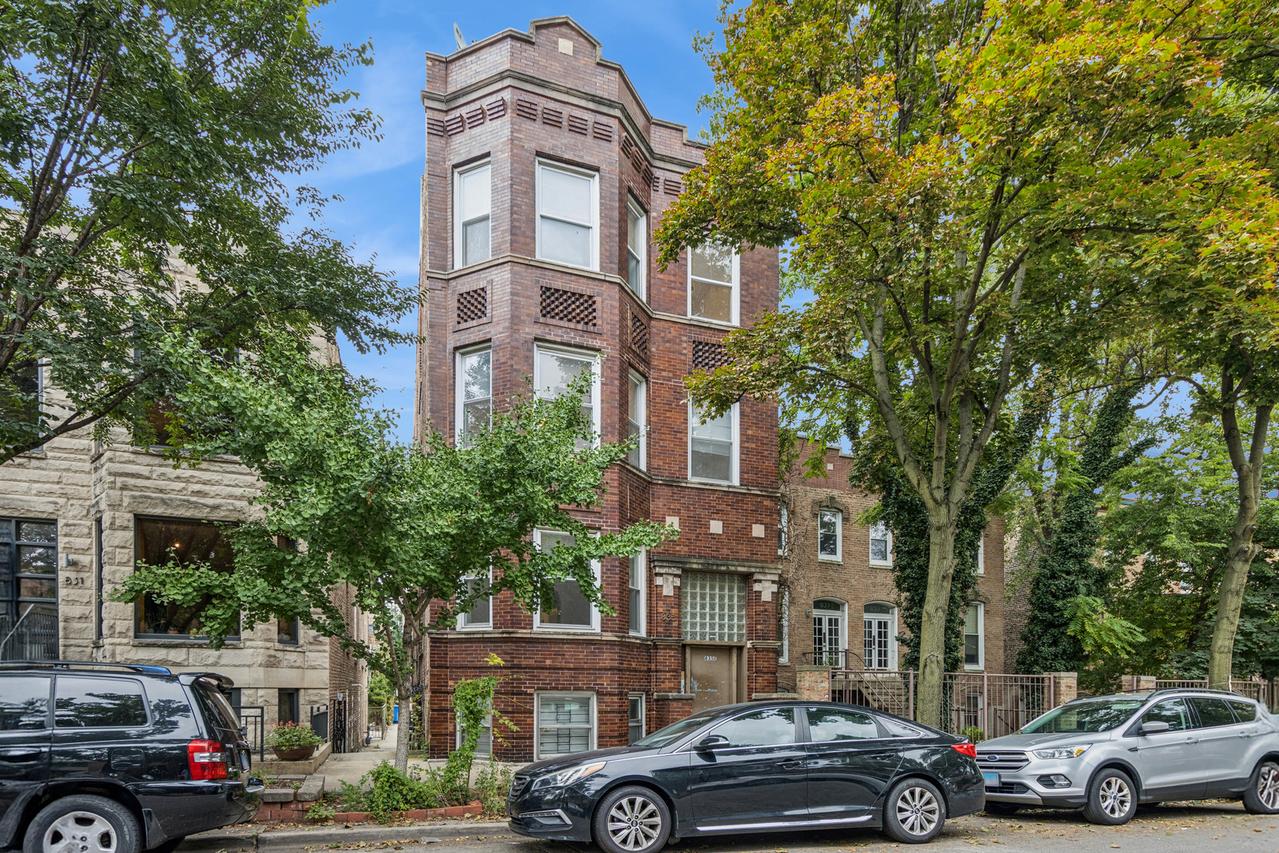 835 S Laflin St., Chicago, IL 60607