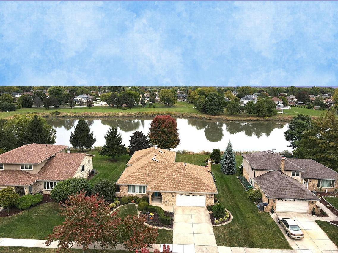 8824 Carnoustie Dr., Orland Park, IL 60462