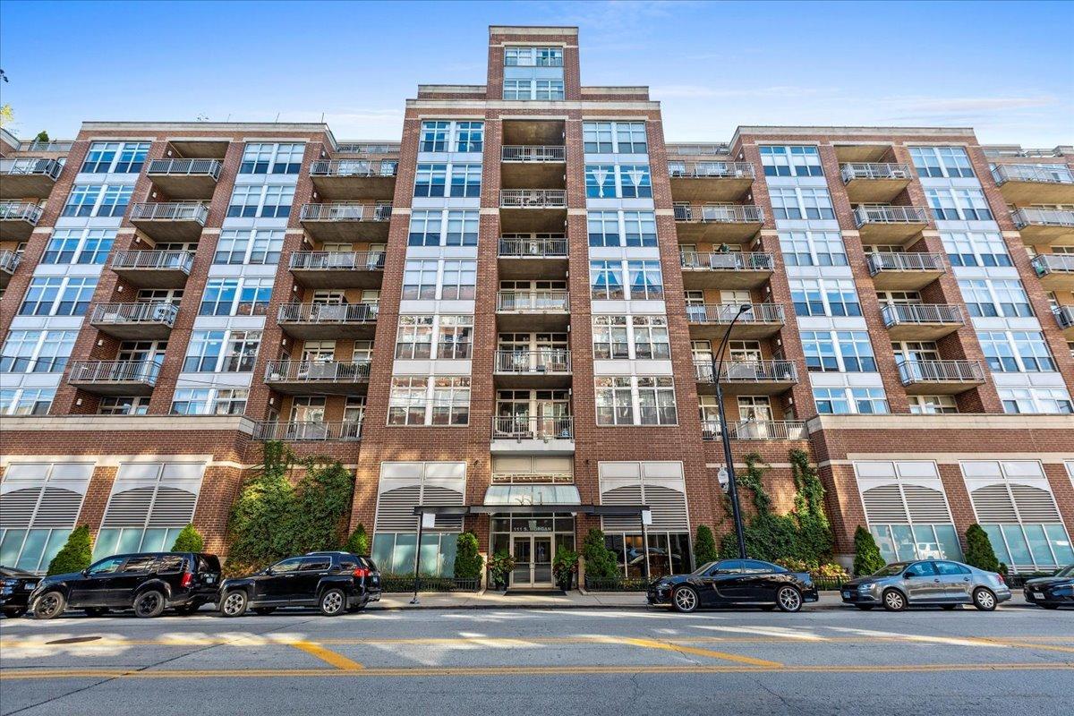 111 S Morgan St. #823, Chicago, IL 60607