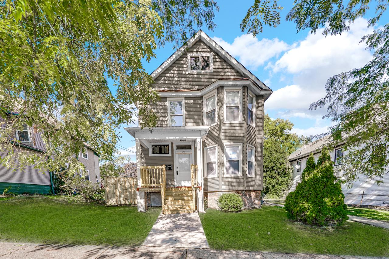 328 South Ave., Waukegan, IL 60085