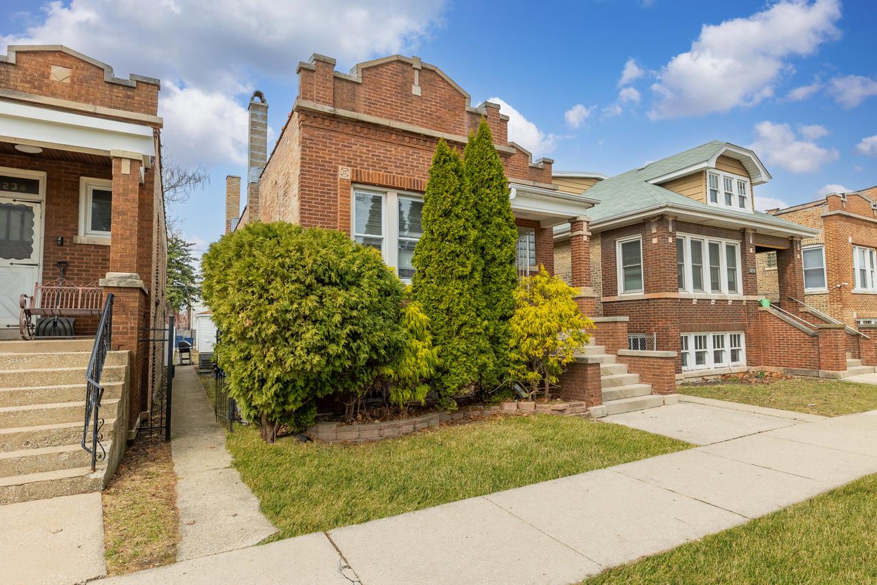 2232 S 59th Ave., Cicero, IL 60804
