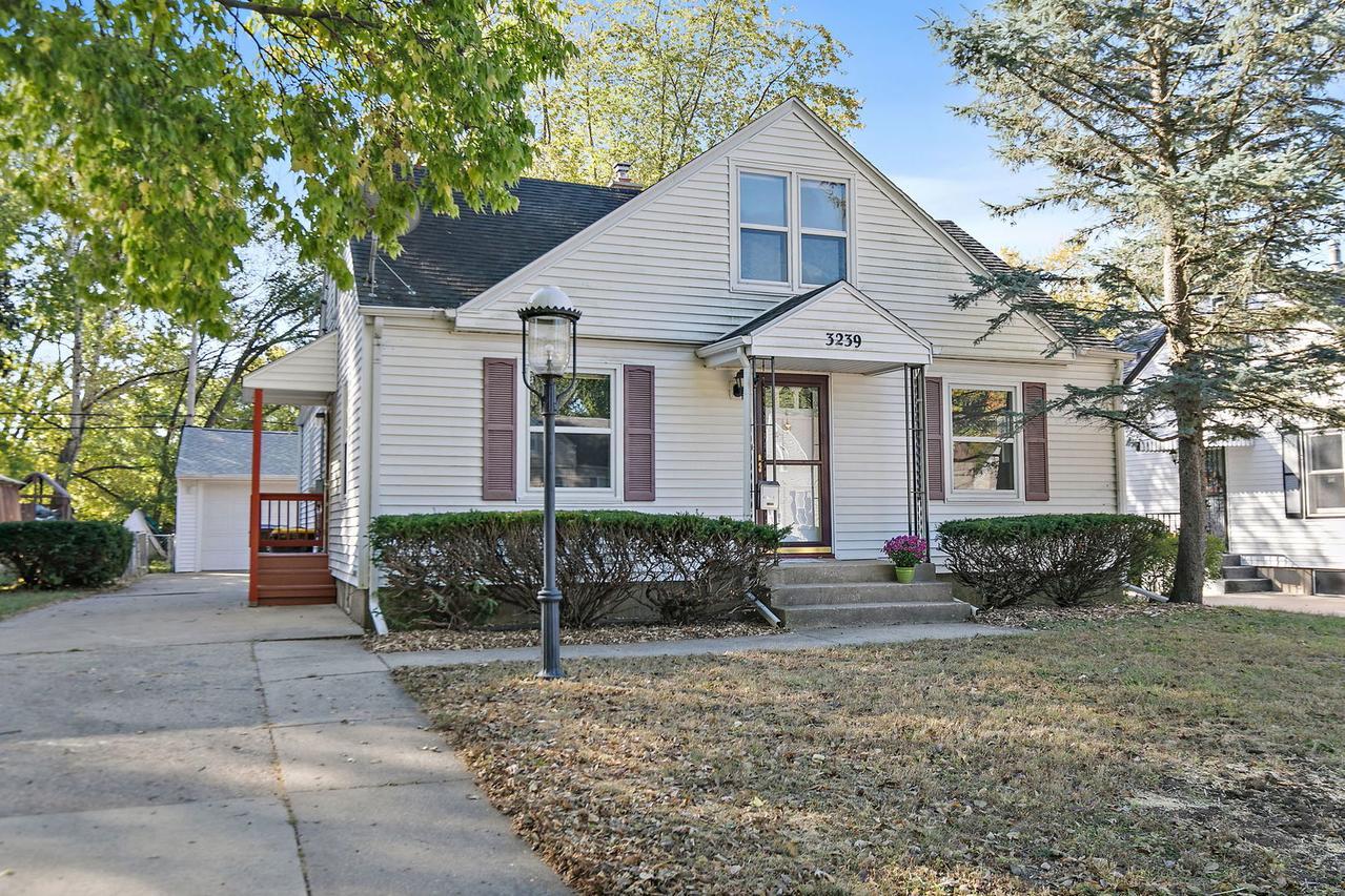 3239 Carolina Ave., Rockford, IL 61108