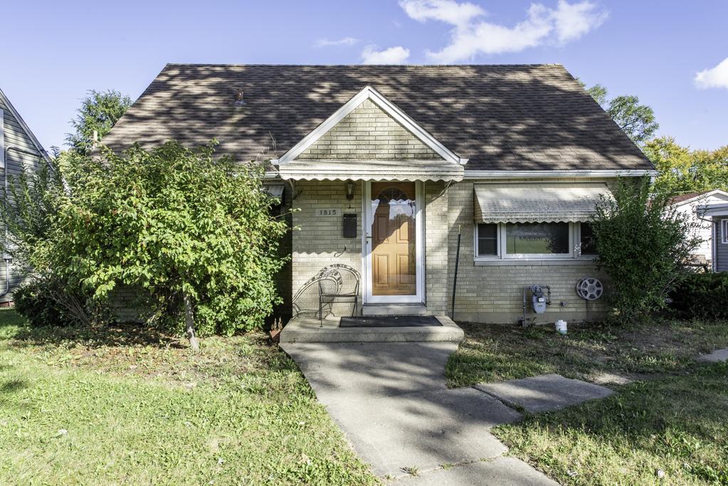 1815 Hervey Ave., North Chicago, IL 60064