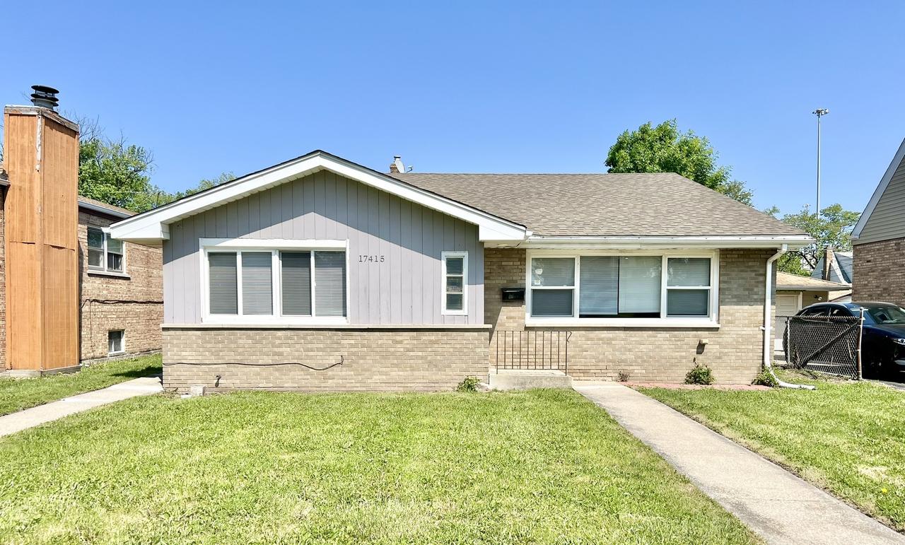 17415 Burnham Ave., Lansing, IL 60438
