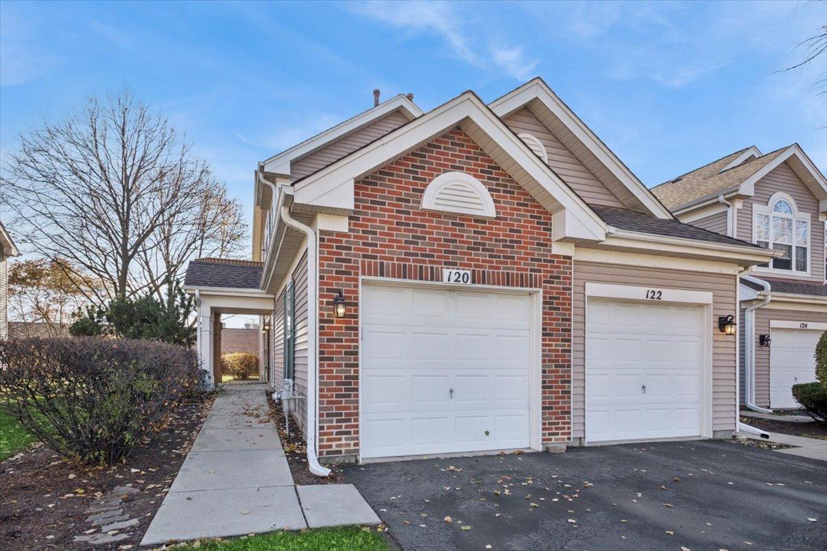 120 N Cathy Ln., Mount Prospect, IL 60056