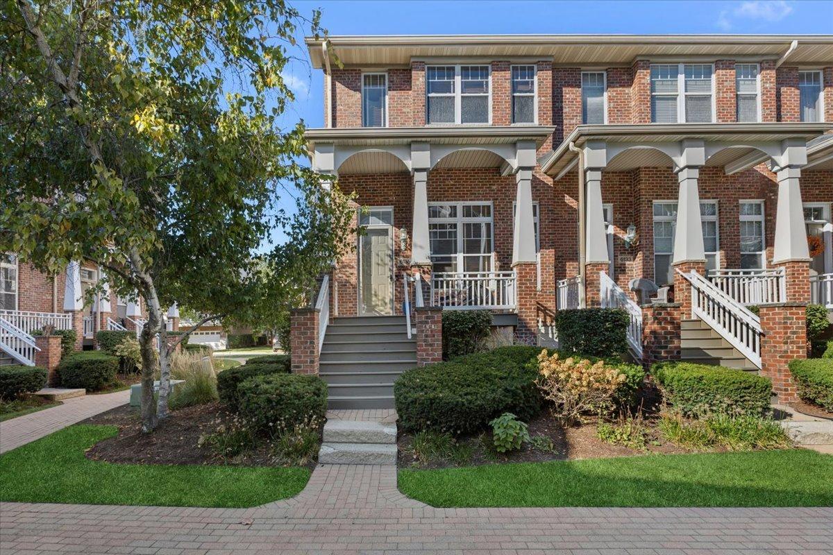 6135 River Bend Dr., Lisle, IL 60532