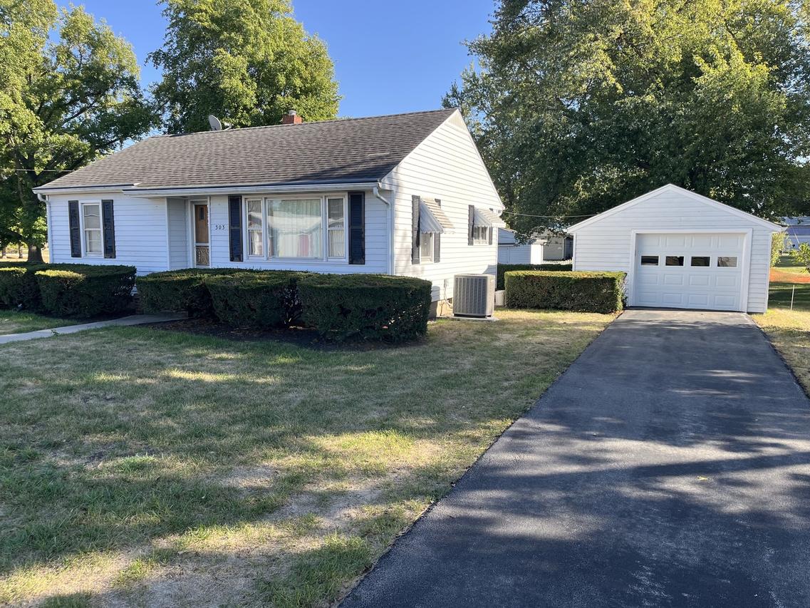 303 W Market St., Sadorus, IL 61872