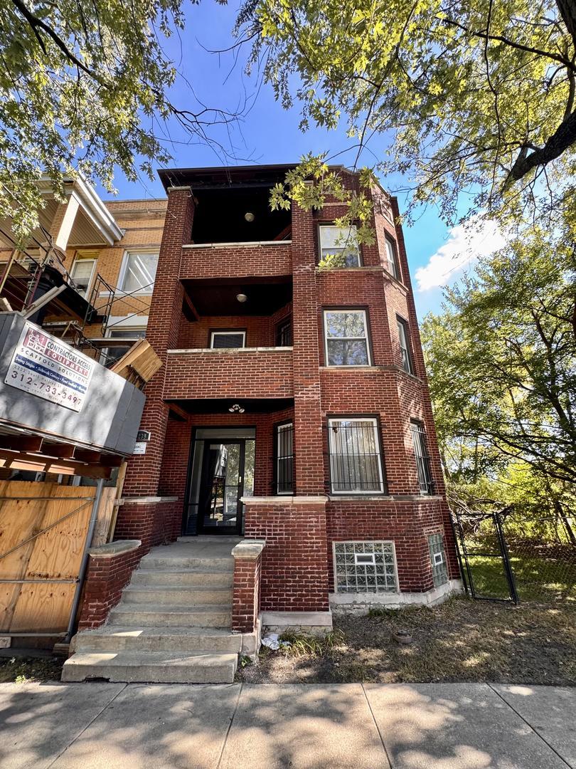 6239 S Ellis Ave., Chicago, IL 60637