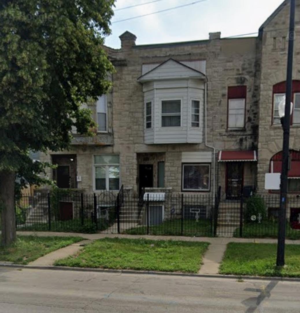 4049 S Indiana Ave., Chicago, IL 60653