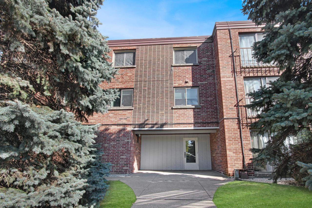 10241 S Central Ave. #1B, Oak Lawn, IL 60453