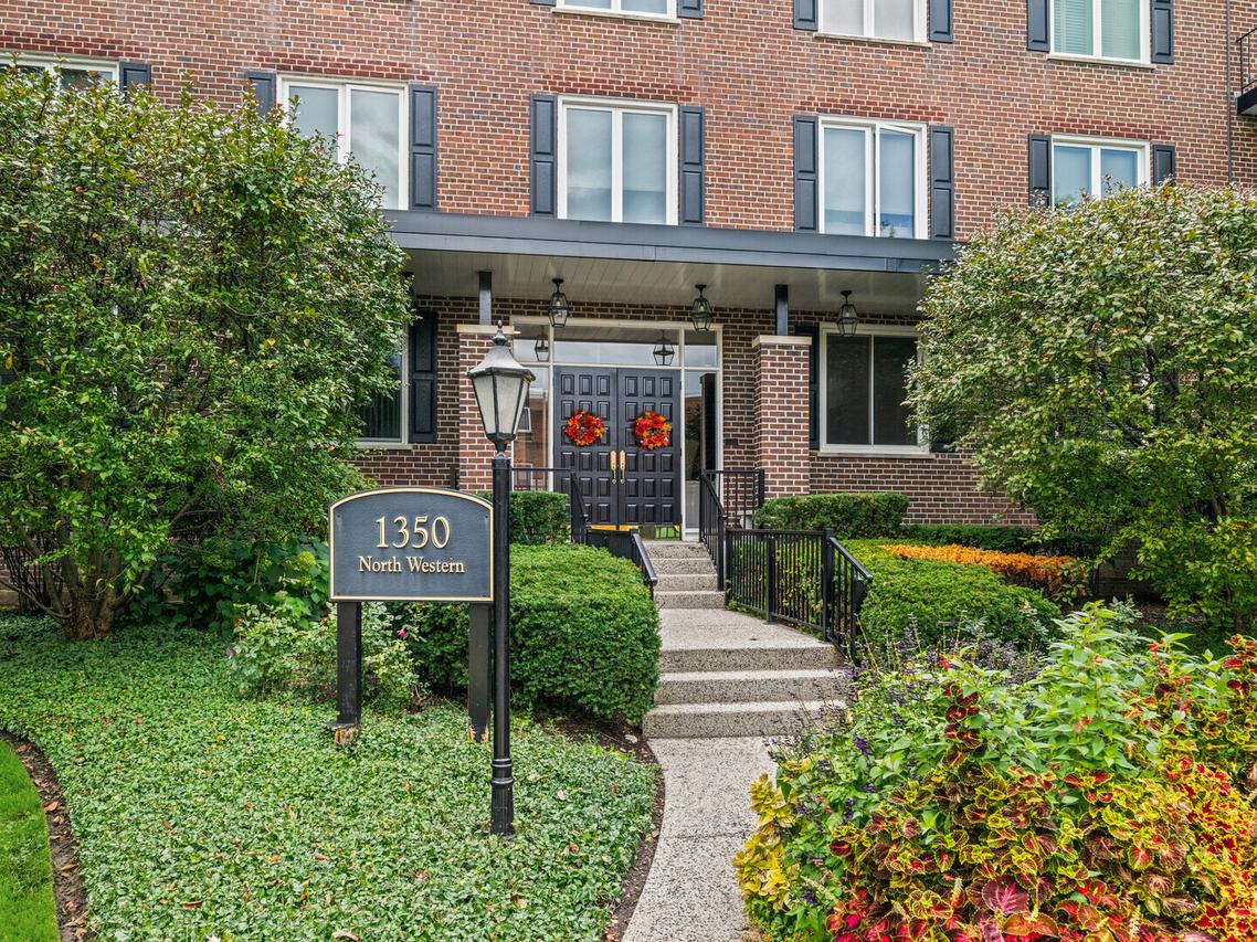 [Address Hidden by Seller], Lake Forest, IL 60045