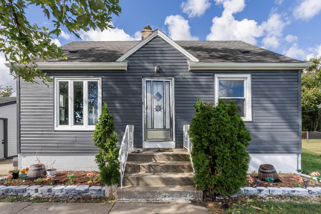 2N152 Wisconsin Ave., Villa Park, IL 60181