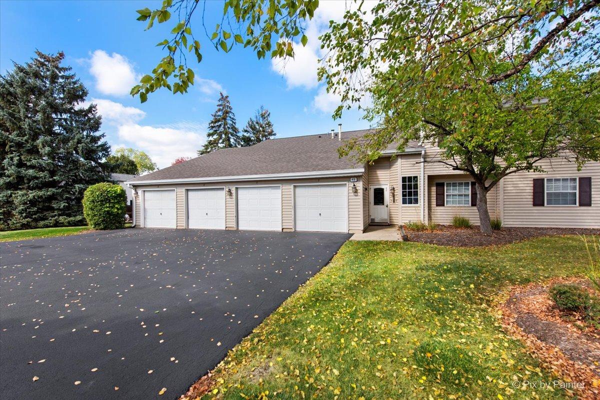 48 N Victoria Ln. #B, Streamwood, IL 60107