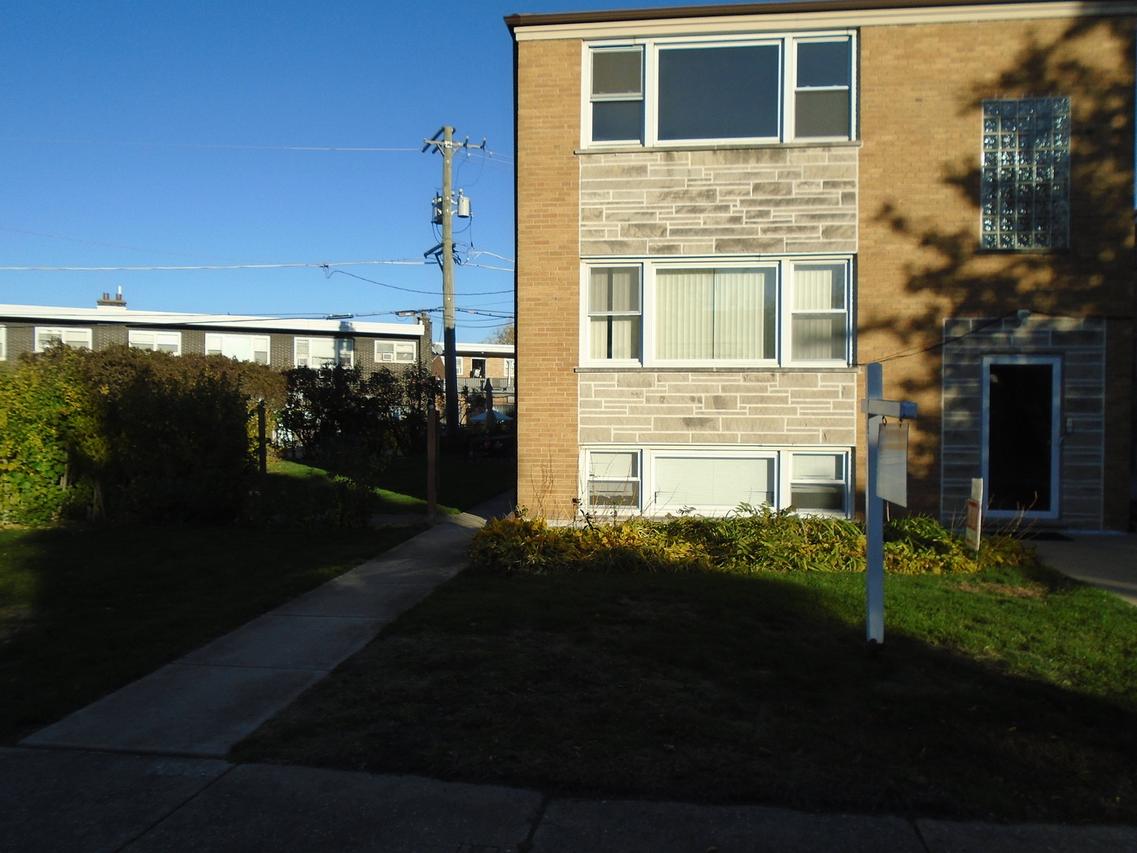 8037 N Oriole Ave., Niles, IL 60714