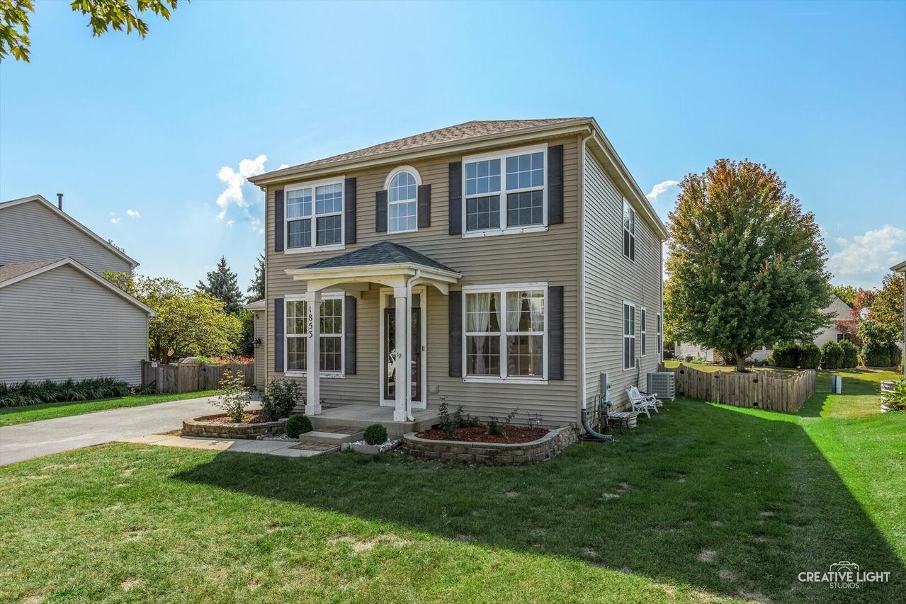 1853 Westridge Pl., Aurora, IL 60504