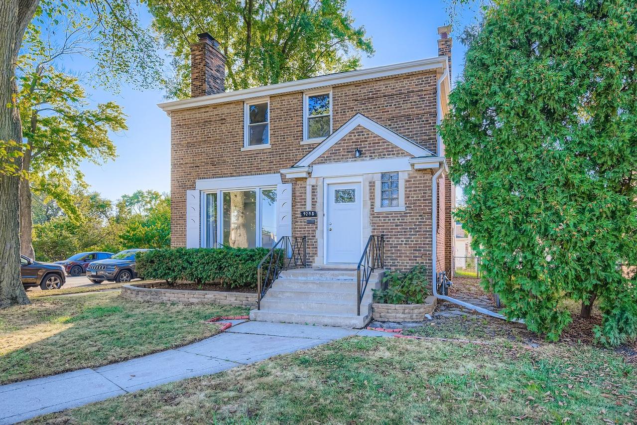 9258 S Sacramento Ave., Evergreen Park, IL 60805