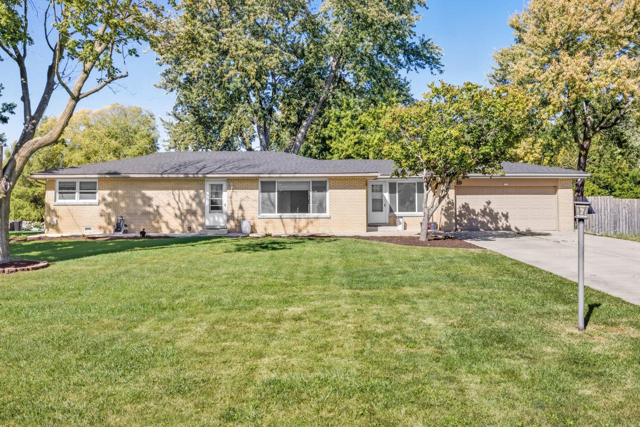 19 Brookside Ln., Bristol, IL 60512