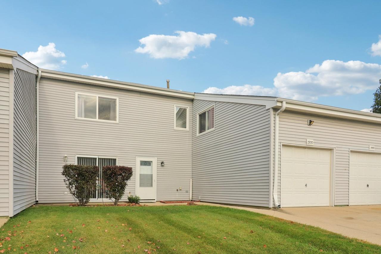 1900 Basswood Ln., Glendale Heights, IL 60139