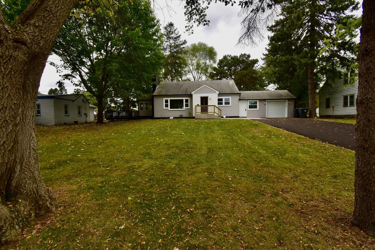 1914 Elim Ave., Zion, IL 60099