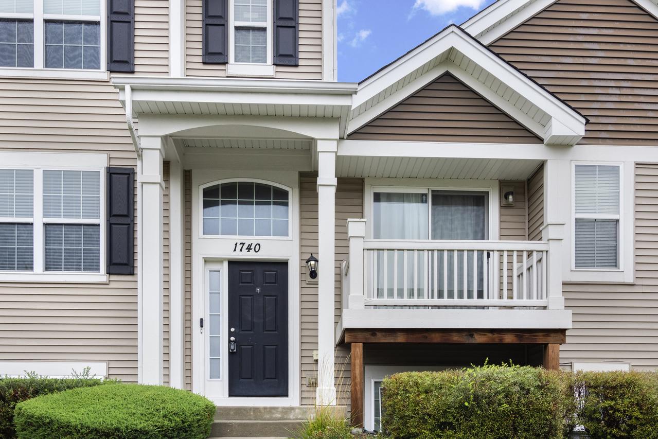 1740 Spinnaker St., Pingree Grove, IL 60140