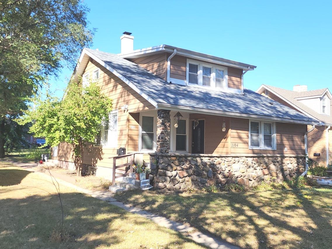2104 Elim Ave., Zion, IL 60099