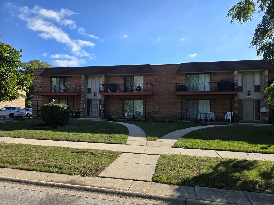 643 N Carroll Pkwy. #210B, Glenwood, IL 60425