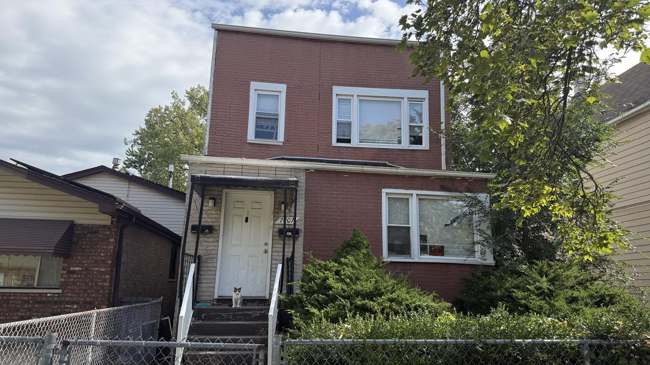 7407 S Kenwood Ave., Chicago, IL 60619